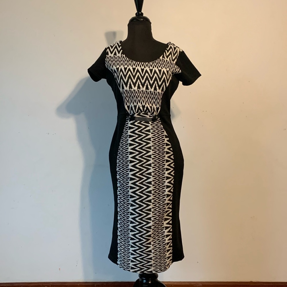 NWT Body Central Large Black White